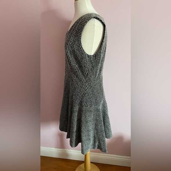 Eliza J Black and White Textured Midi Dress - Picture 3 of 6